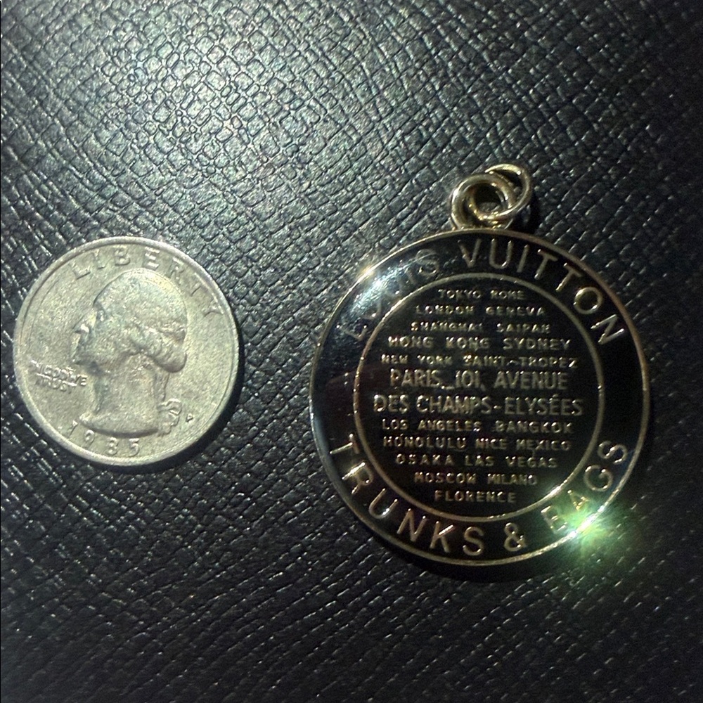 Louis Vuitton Black and Gold Trunks & Bags Pendant